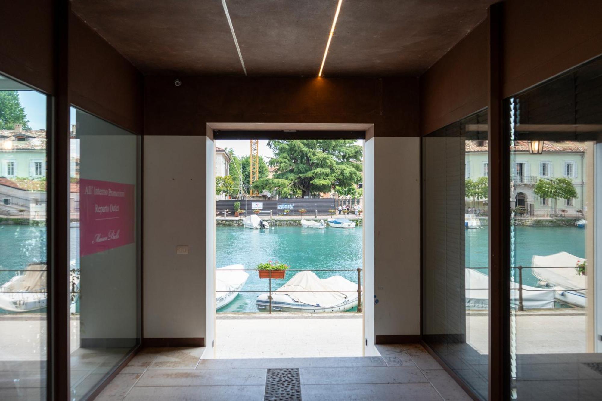 C House Rooms Lake Peschiera del Garda Exterior foto