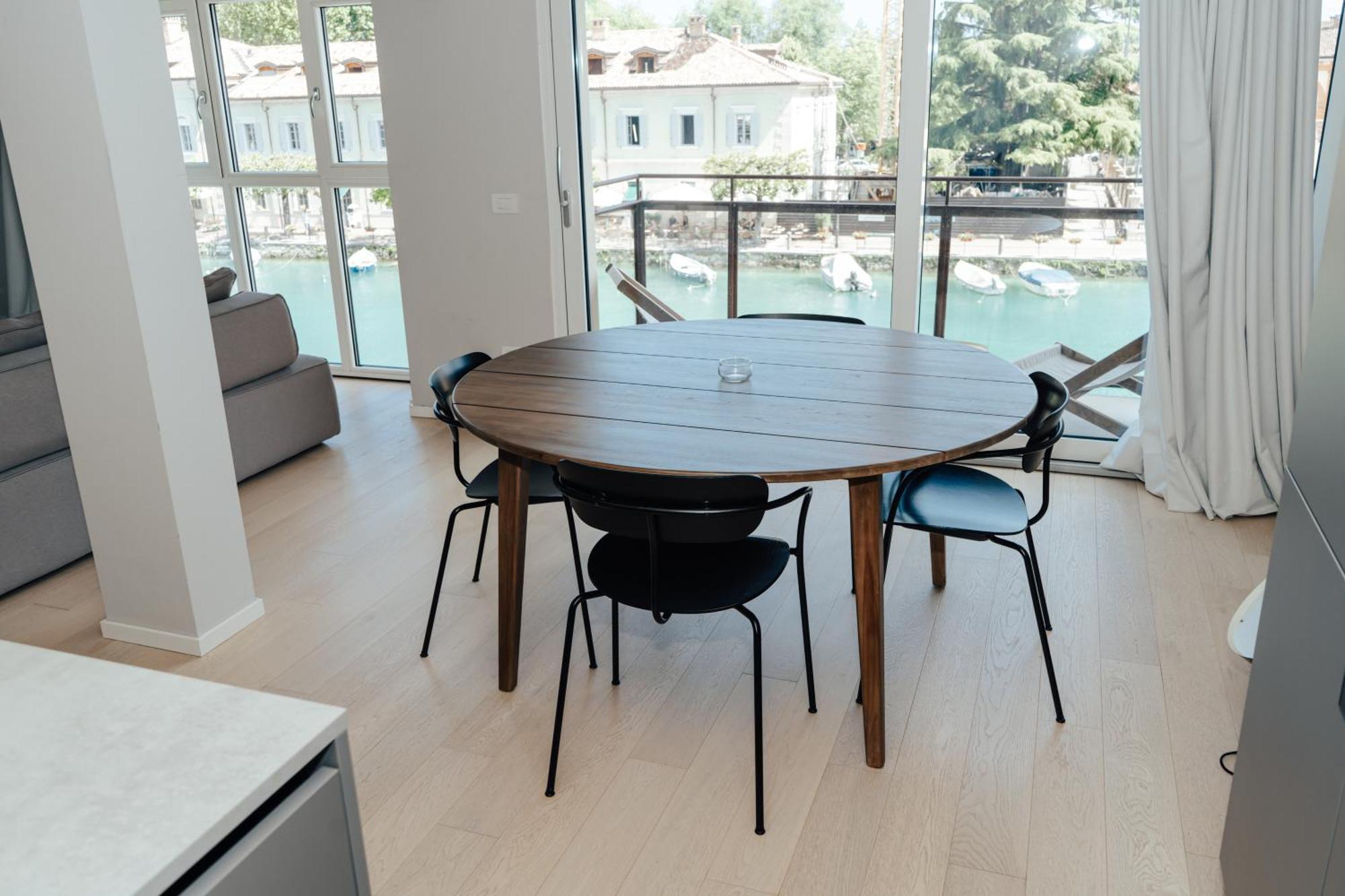 C House Rooms Lake Peschiera del Garda Exterior foto