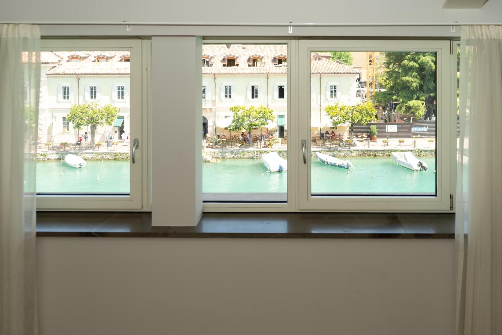 C House Rooms Lake Peschiera del Garda Exterior foto